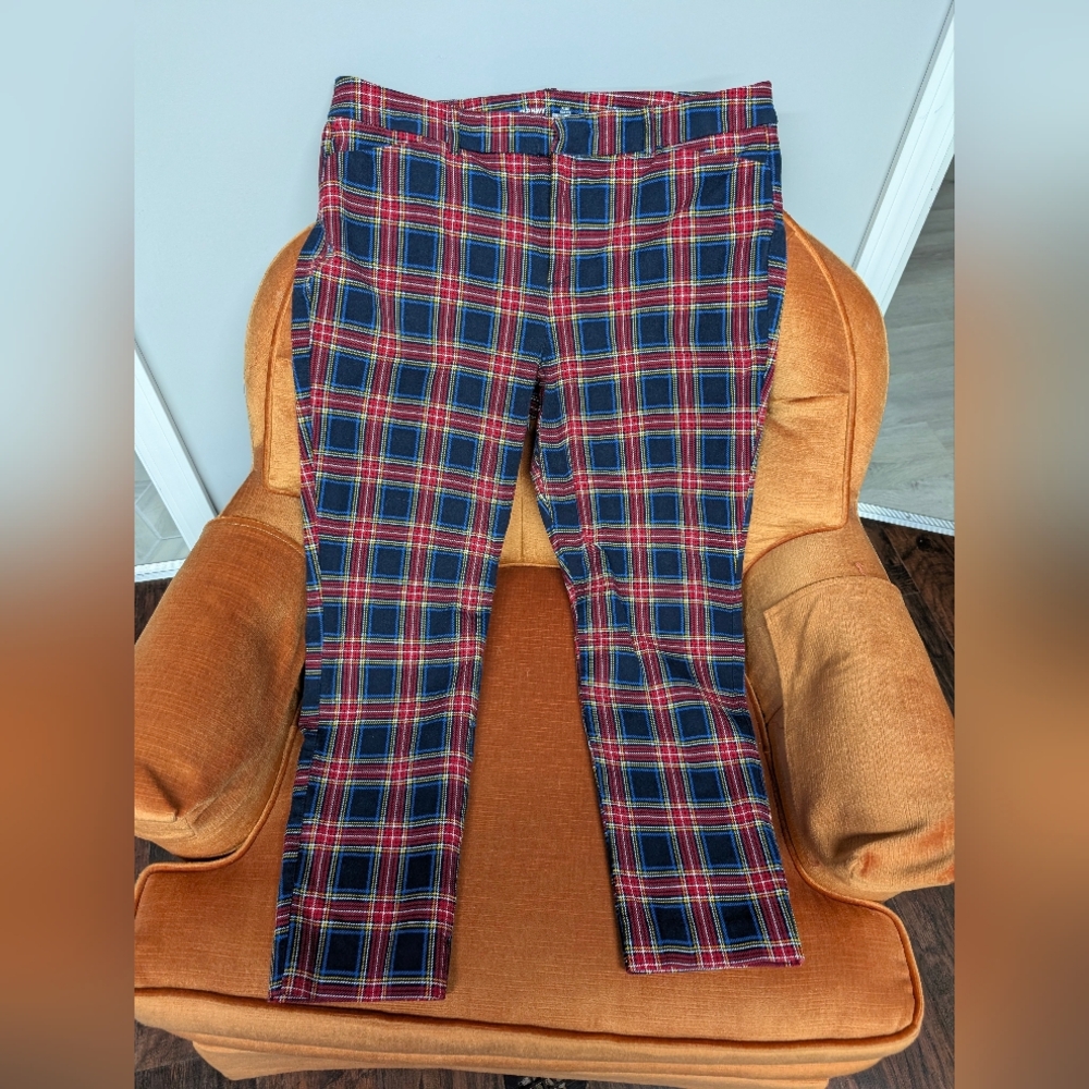 Old Navy Plaid Pixie High Rise Stretch Pants